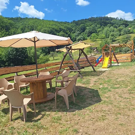 Na Detskej Zazitkovej Farme Fajnovo Nova Bana