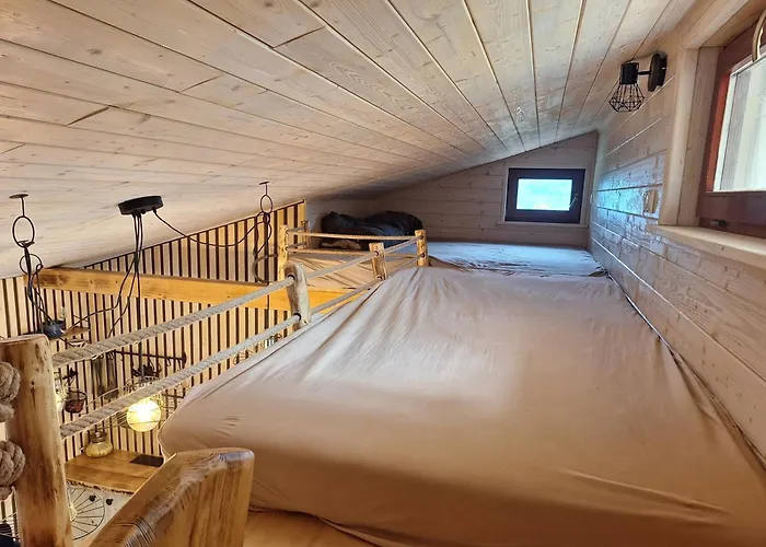 Na Detskej Zazitkovej Farme Fajnovo 아파트