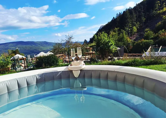 Na Detskej Zazitkovej Farme Fajnovo 아파트