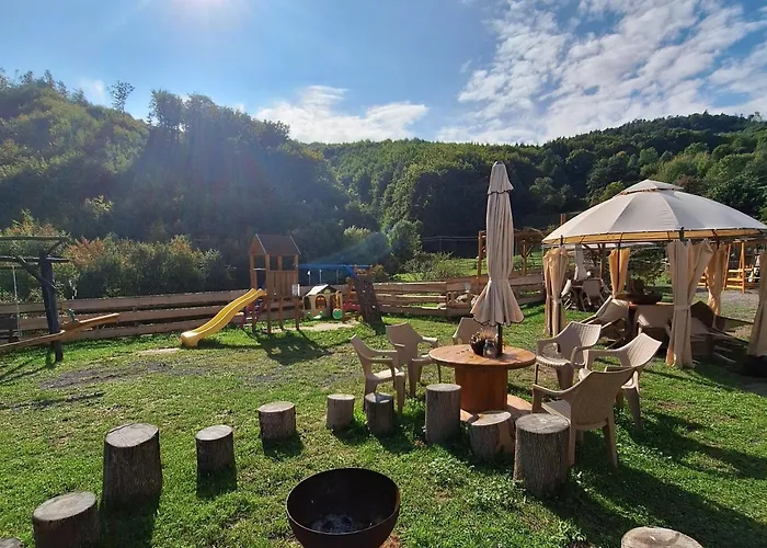 Na Detskej Zazitkovej Farme Fajnovo *